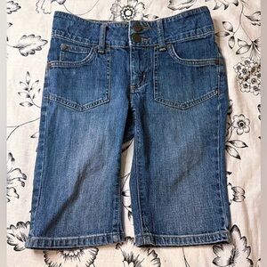 Mossimo Supply Co. Denim cropped carpri Jeans size large (10/12)